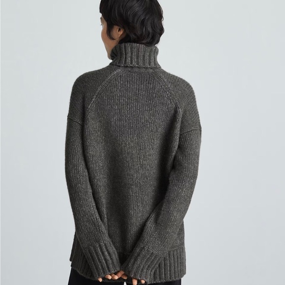 Everlane The Cloud Turtleneck in Dark Moss XXS - Picture 3 of 4